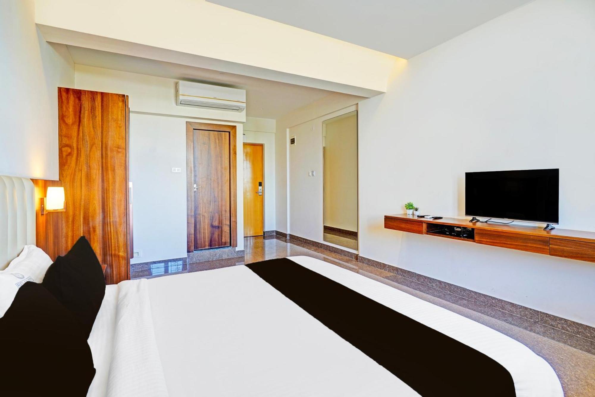 Super Townhouse Oak Electronic City Formerly Hotel Trubell Kammasandra Luaran gambar