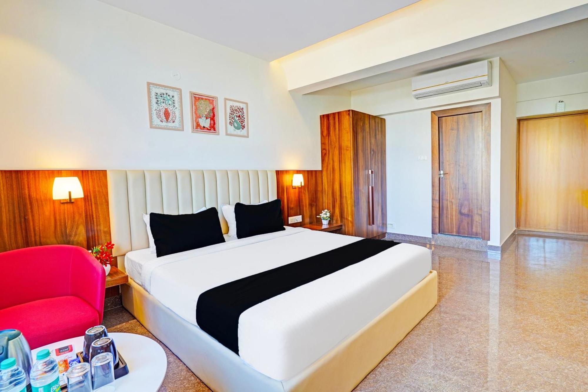 Super Townhouse Oak Electronic City Formerly Hotel Trubell Kammasandra Luaran gambar