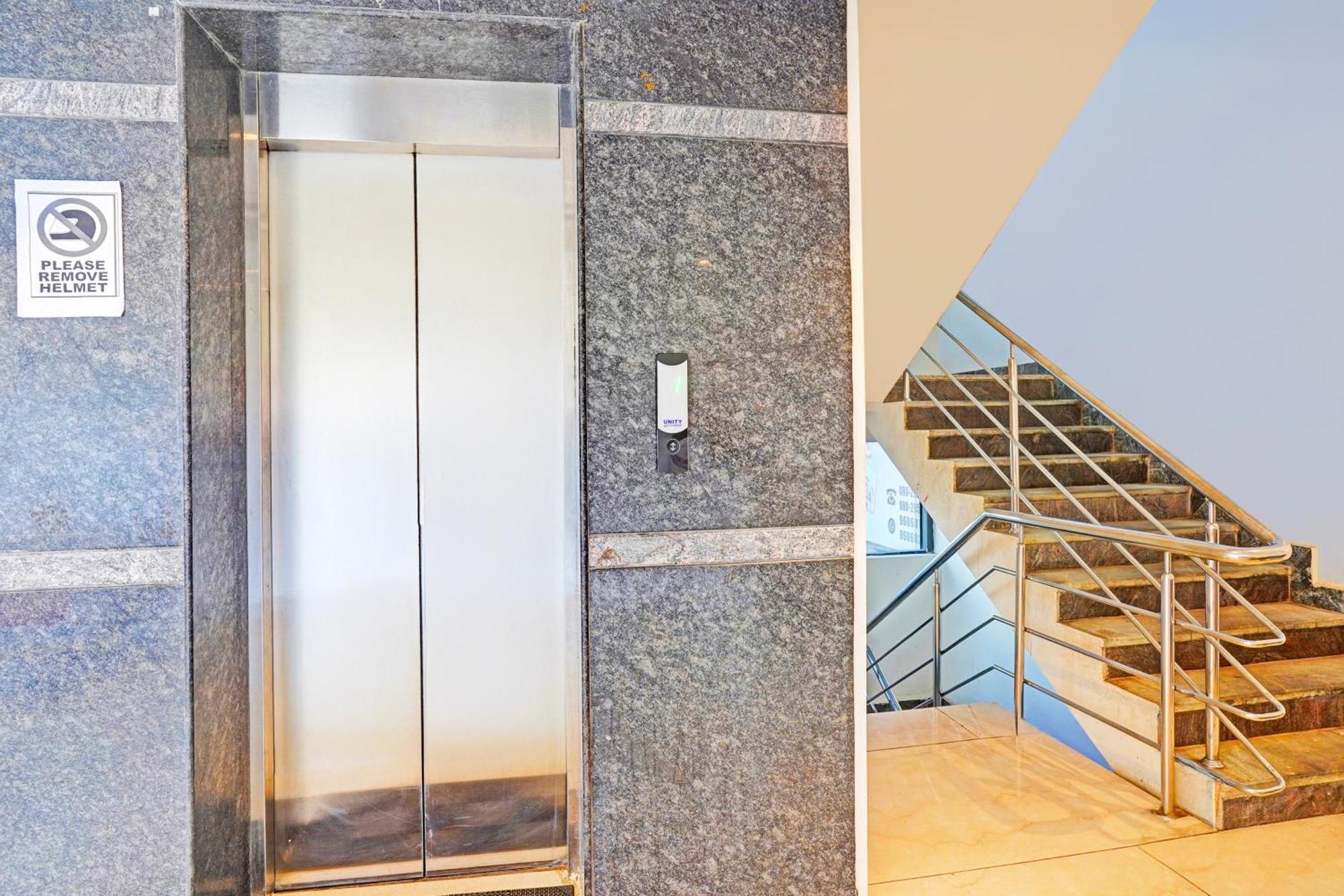Super Townhouse Oak Electronic City Formerly Hotel Trubell Kammasandra Luaran gambar