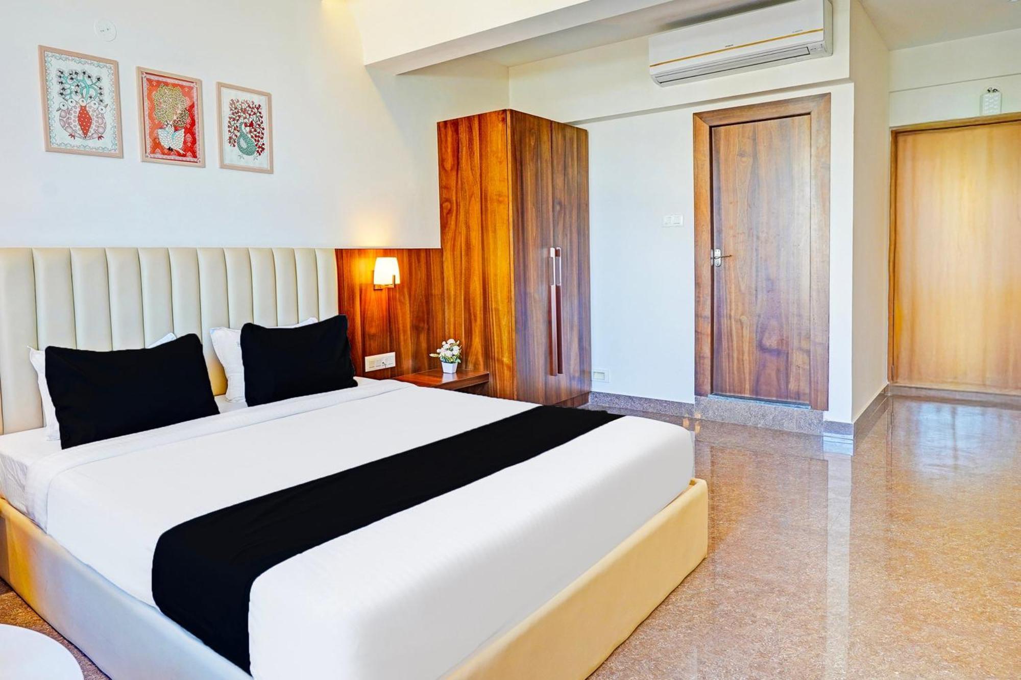 Super Townhouse Oak Electronic City Formerly Hotel Trubell Kammasandra Luaran gambar