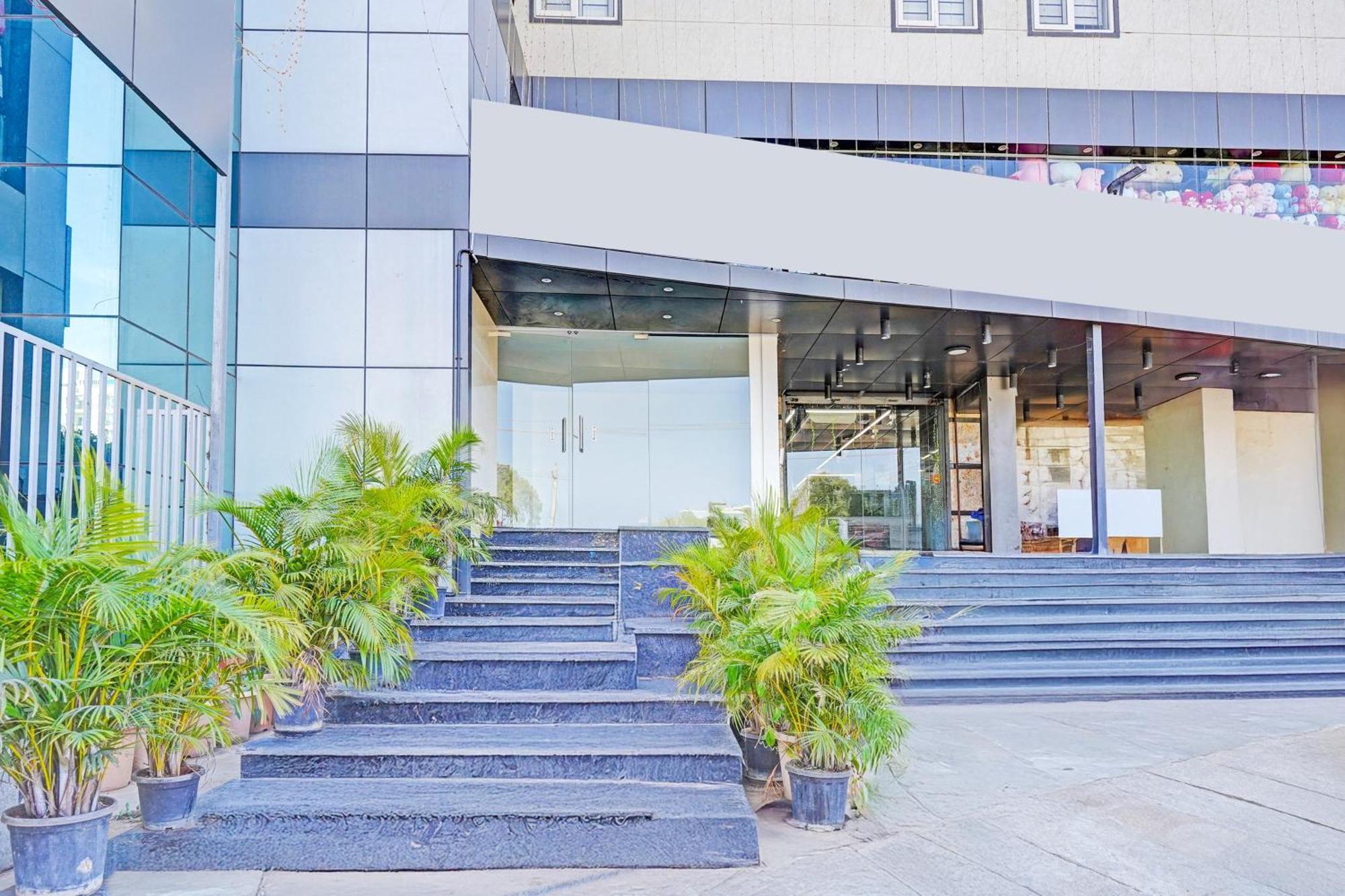 Super Townhouse Oak Electronic City Formerly Hotel Trubell Kammasandra Luaran gambar