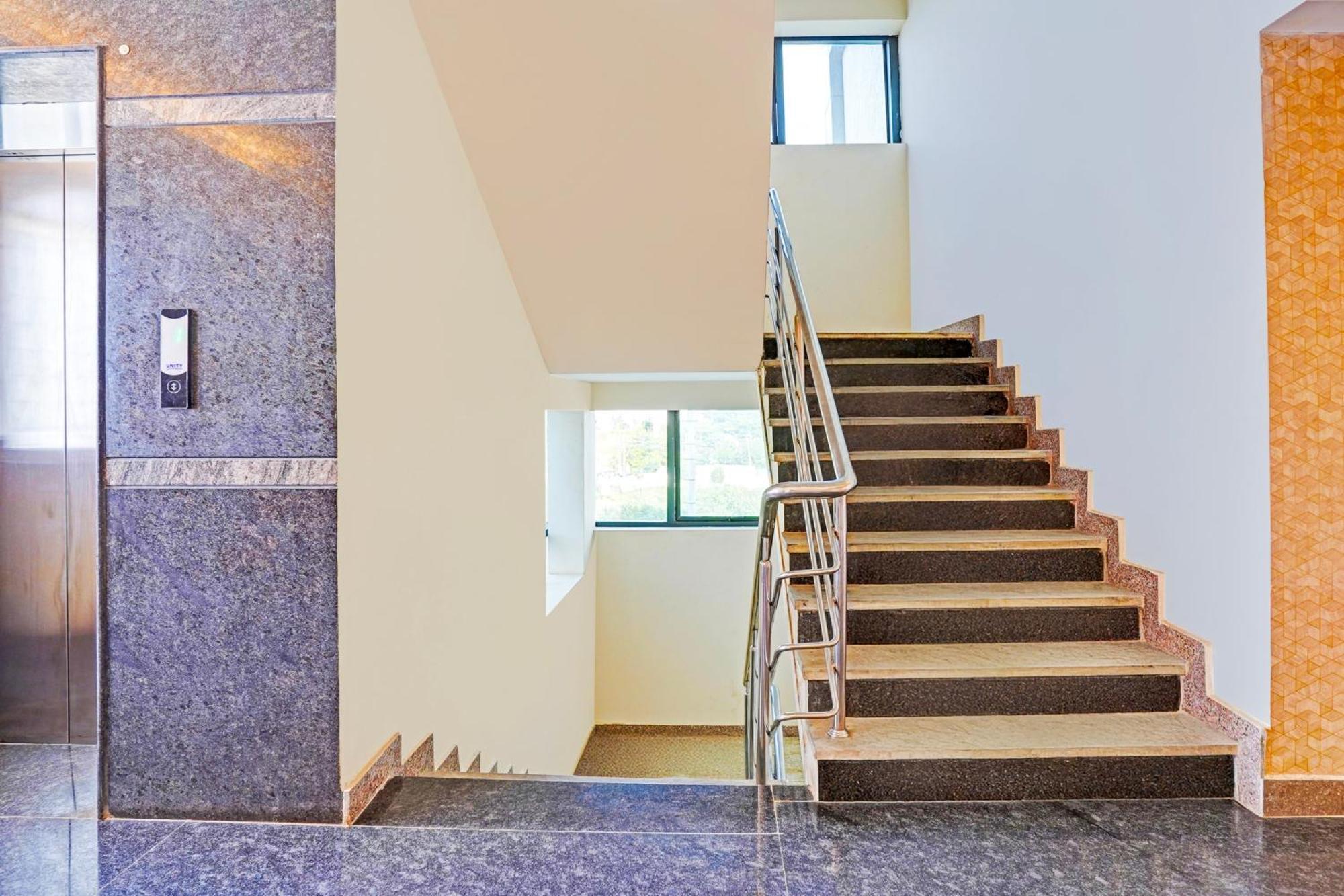 Super Townhouse Oak Electronic City Formerly Hotel Trubell Kammasandra Luaran gambar
