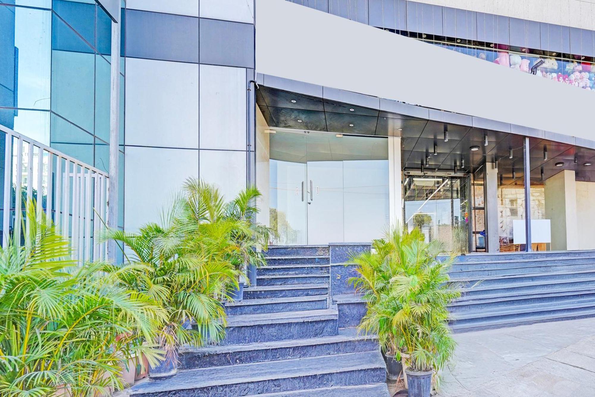 Super Townhouse Oak Electronic City Formerly Hotel Trubell Kammasandra Luaran gambar